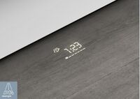 Projectie op de vloer van de voortgang van het vaatwasprogramma.